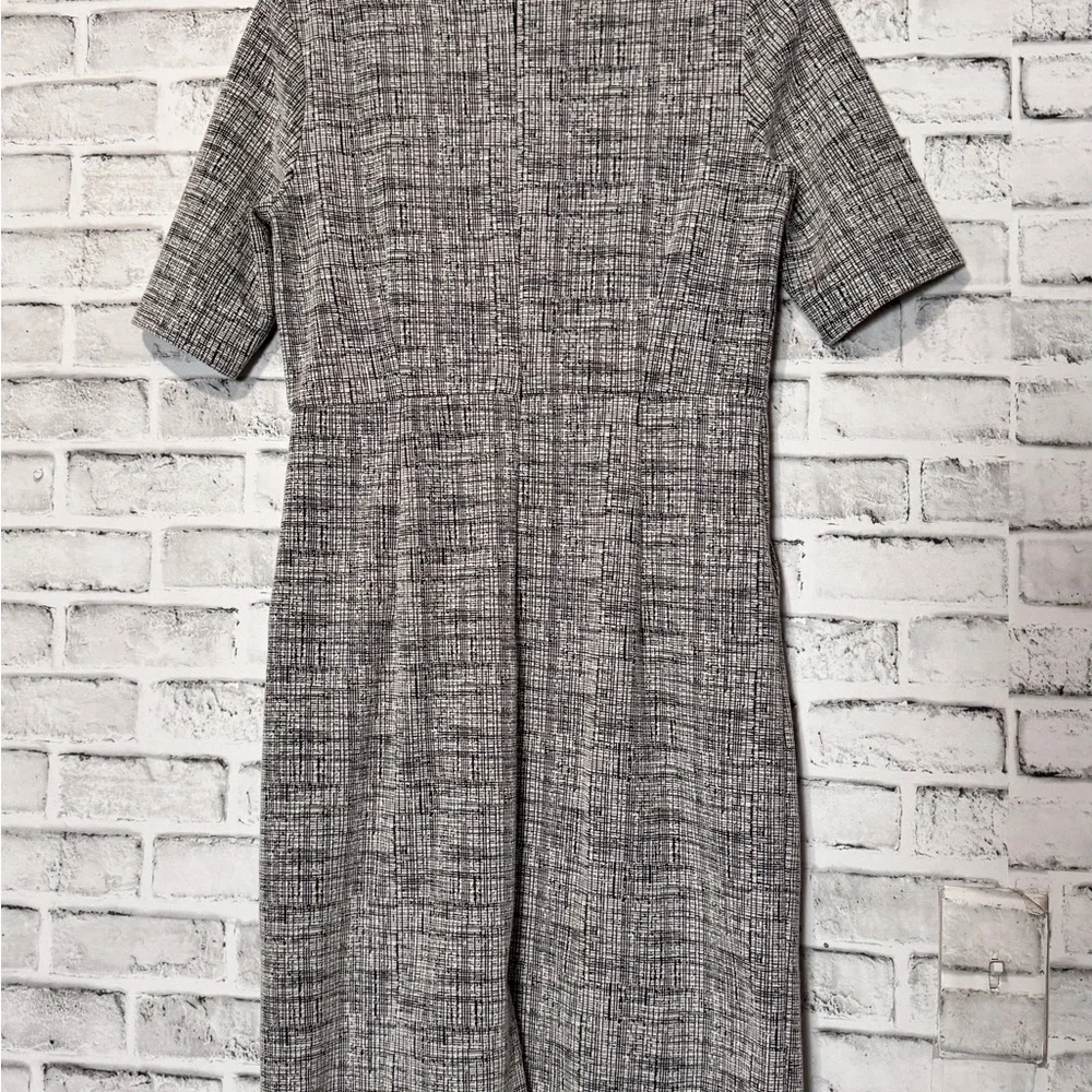 Banana Republic black and white gray women’s tweed dress size 8 pockets zip slit